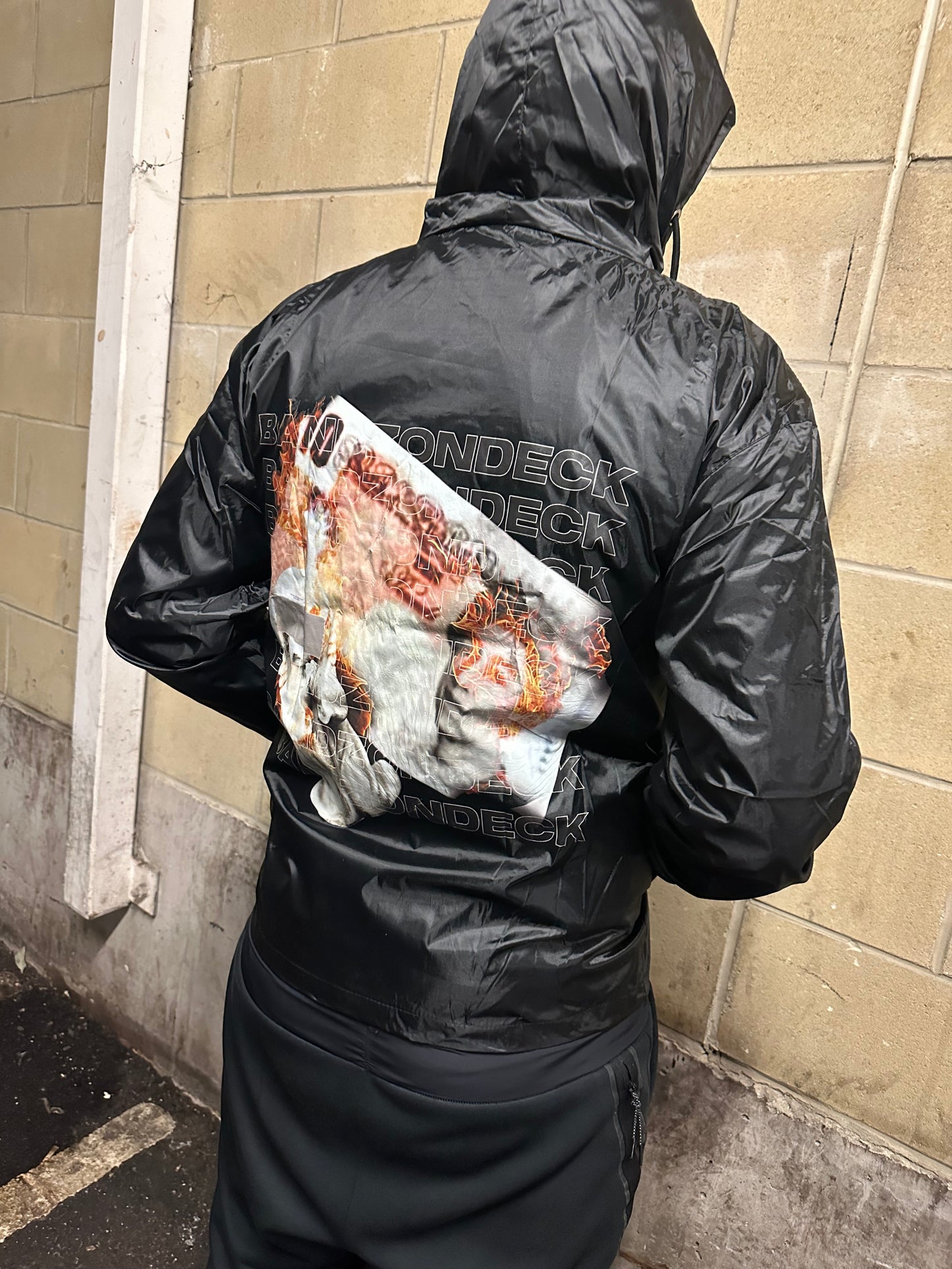 BANDZONDECK TIME WINDBREAKER BLACK
